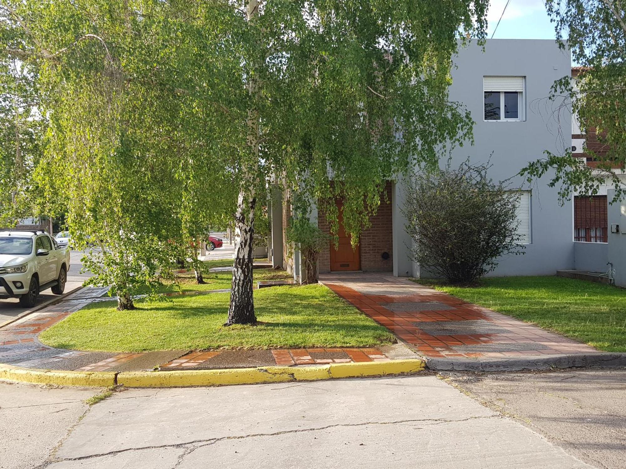 Departamentos Alsina 1 Apartment Viedma Bagian luar foto